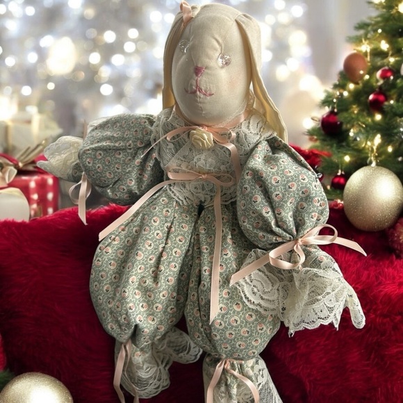 Vintage RARE HandMade Cloth floppy eared bunny, folk art, lace detail - Picture 1 of 12